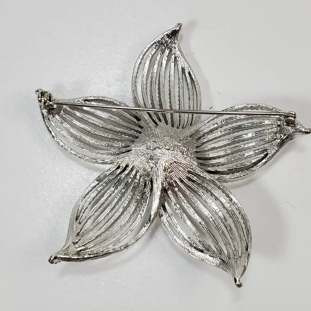 Vtg Sarah Coventry Silvertone Open work Metal Moonflower Faux Pearl Brooch Pin